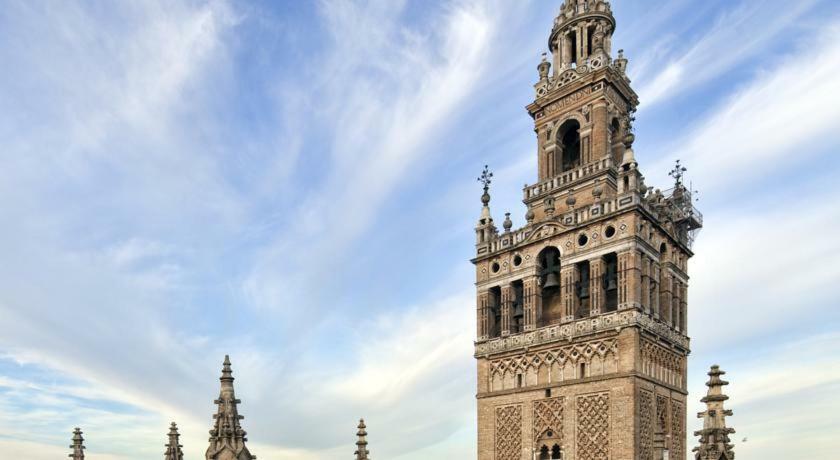 Go To Sevilla Cathedral Exterior photo