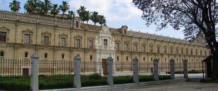 Go To Sevilla Cathedral Exterior photo
